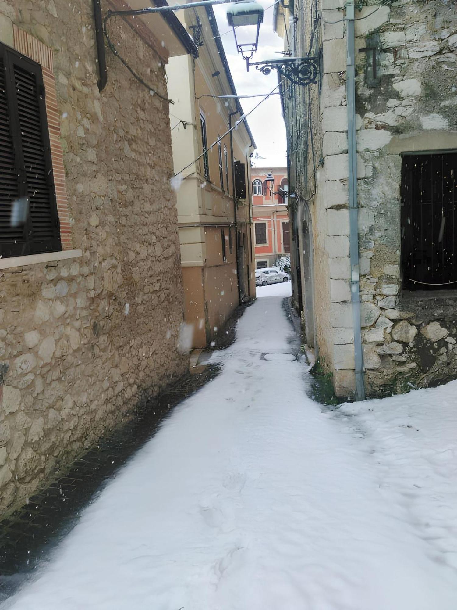 Modern Apartment Near Arce City Centre 62 M² Parking Exterior foto